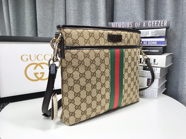 激安グッチバッグコピー背面デザイン